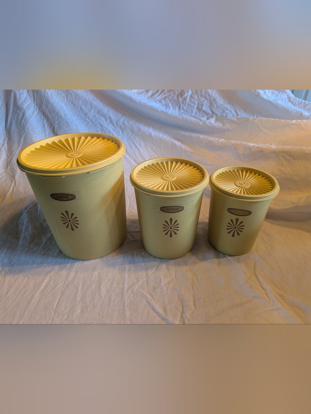 2/100$ Tupperware Yellow Retro Canister Trio - Picture 1 of 10